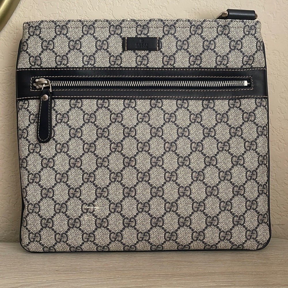 Authentic GUCCI Logo GG Pattern Crossbody Shoulder Bag PVC Canvas Navy Blue